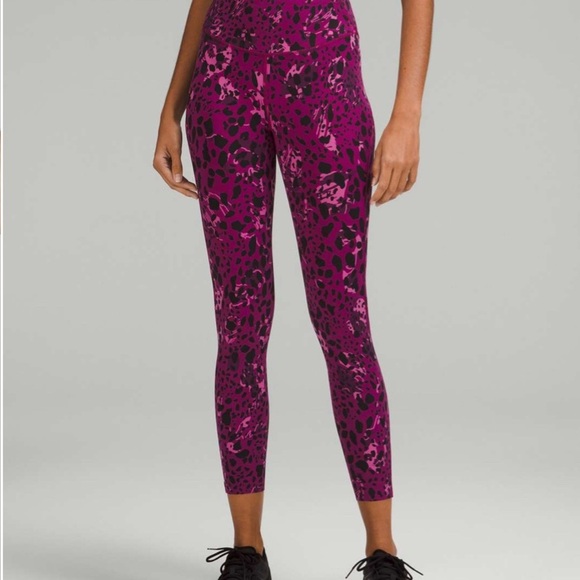 Lululemon Base Pace High-Rise Running Tight 25
CheetahCamo Magenta Multi size 10 - Picture 1 of 6